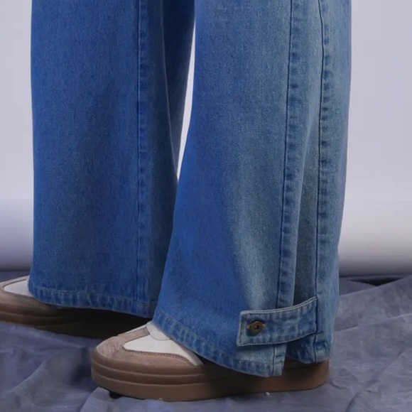 Washed Denim Wide-Leg Jeans - Picture 5 of 6